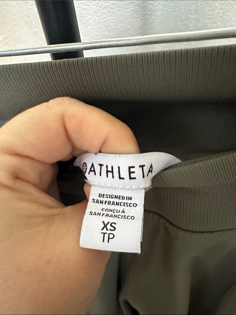 Athleta Venice High Rise Cargo Jogger sizeMedium - Picture 3 of 10